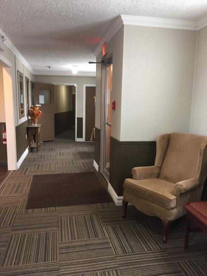 Seaport Inn Port Union Bagian luar foto