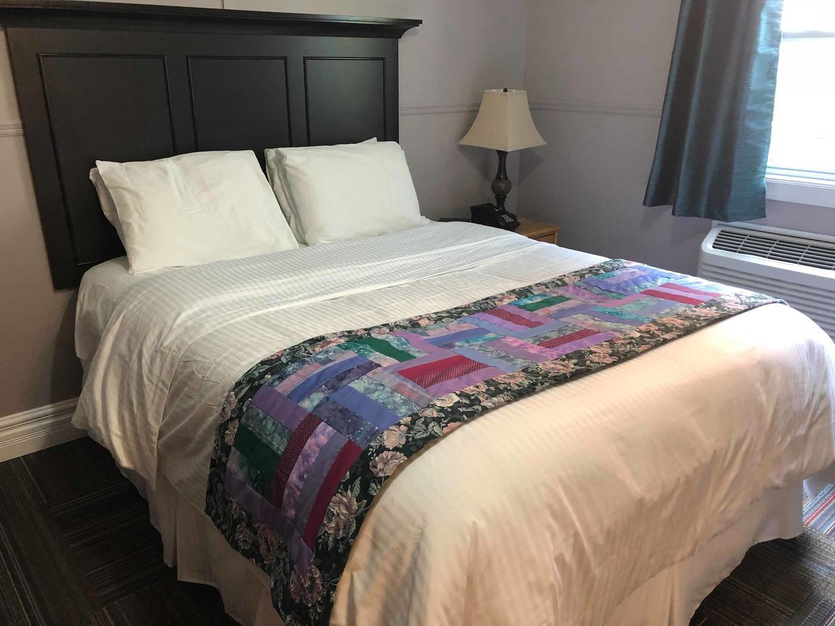 Seaport Inn Port Union Bagian luar foto